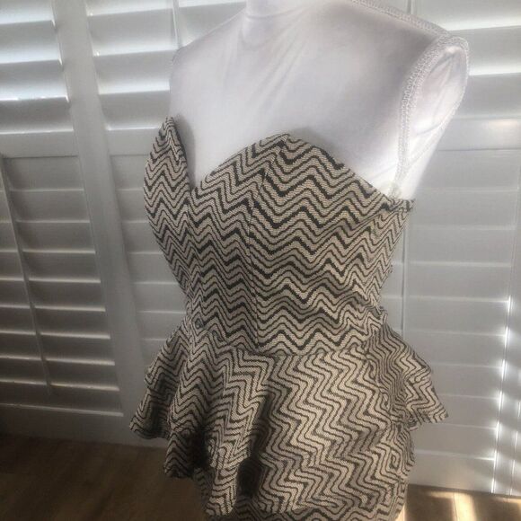 New A Gaci Strapless Stretch Sheath Mini Dress M Peplum Taupe Black Clubwear Hot - Picture 2 of 12